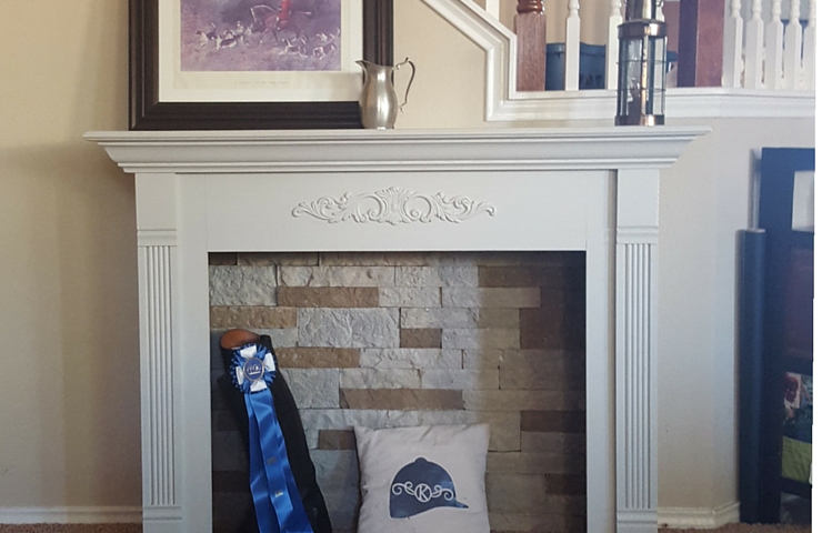 Faux fireplace DIY + fall decor with an equestrian touch on ifthesaddlefits.com